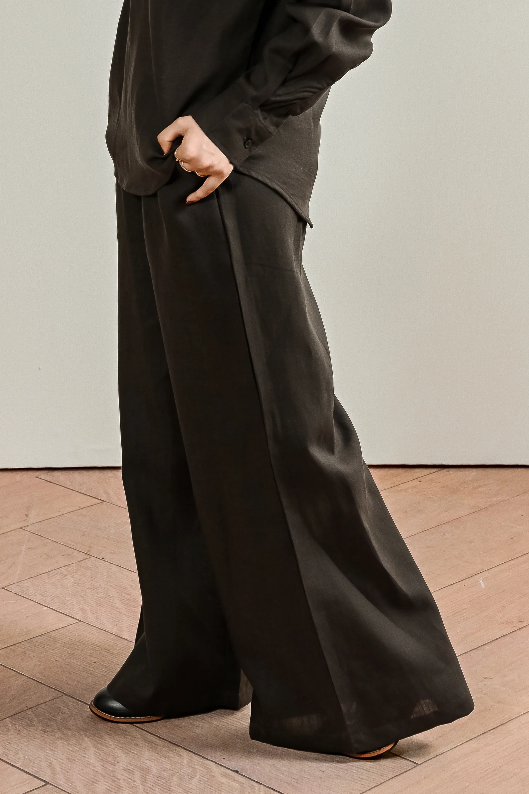 Flared Linen Trouser (WRT-05) - Image 4