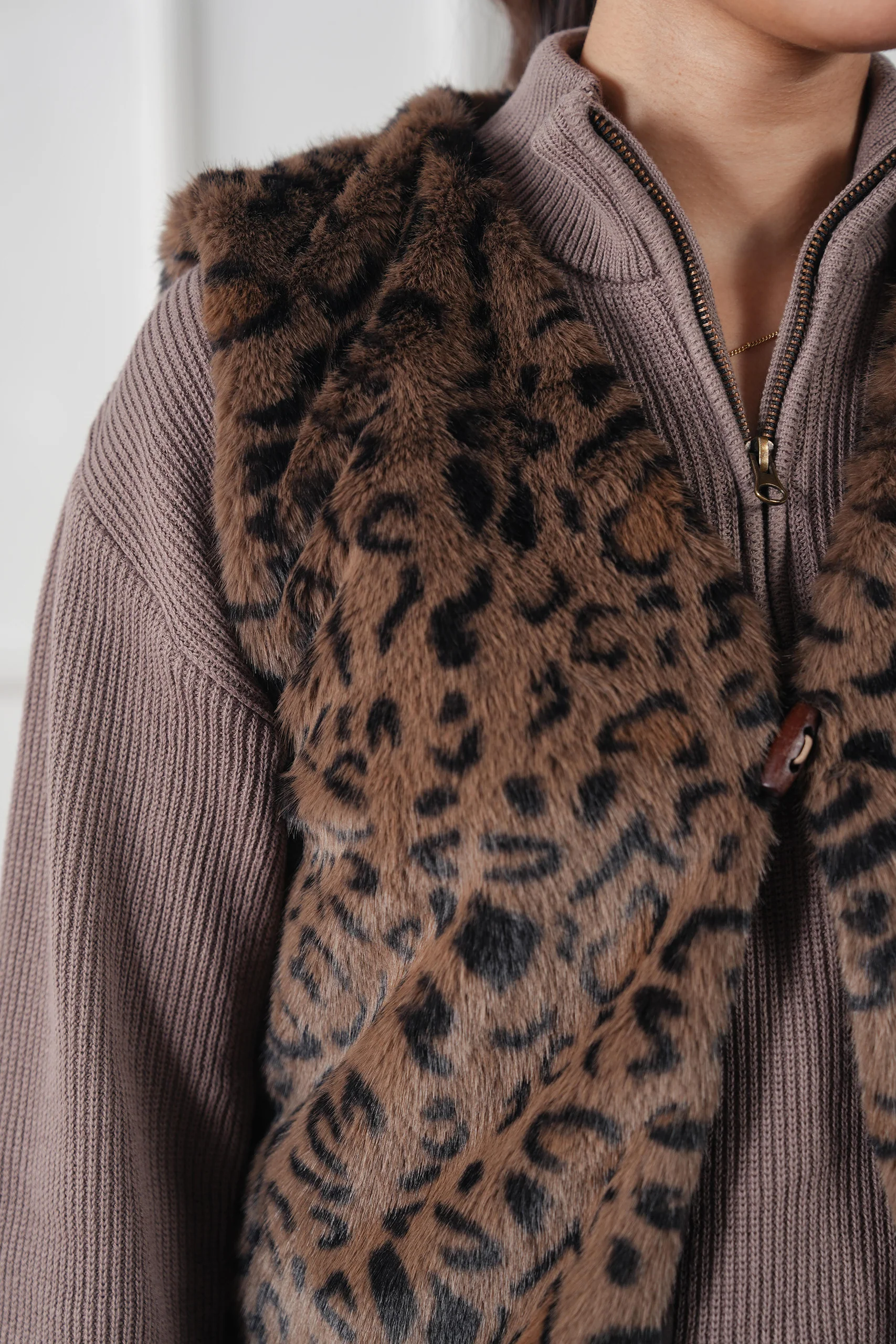 Plush Fur Gilet (WFJ-02) - Image 3