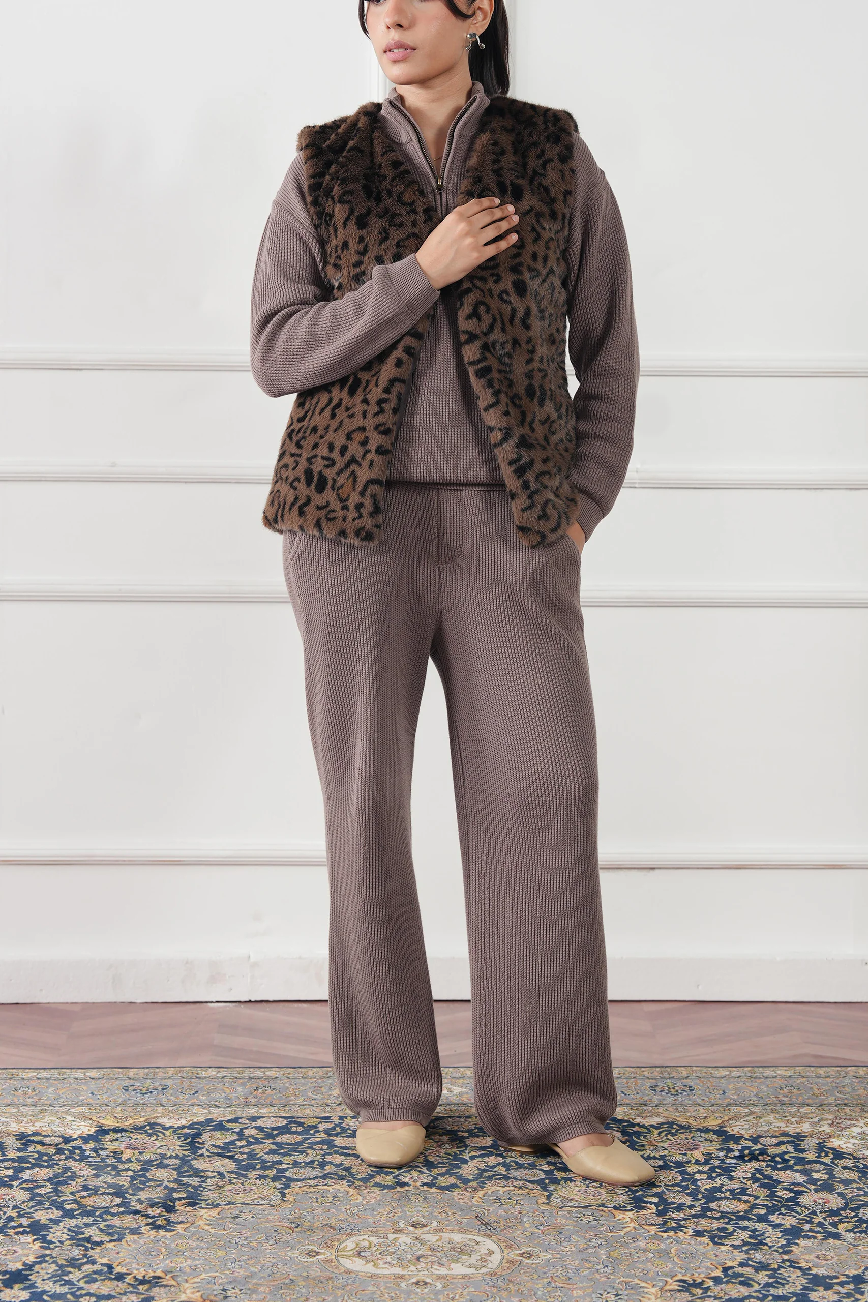 Plush Fur Gilet (WFJ-02) - Image 8